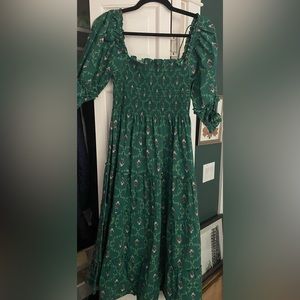 Hill House Nesli Dress | Emerald Trellis